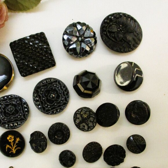 Antique FRENCH JET Black Glass Buttons: VICTORIAN Edwardian Sewing Craft - Picture 4 of 11